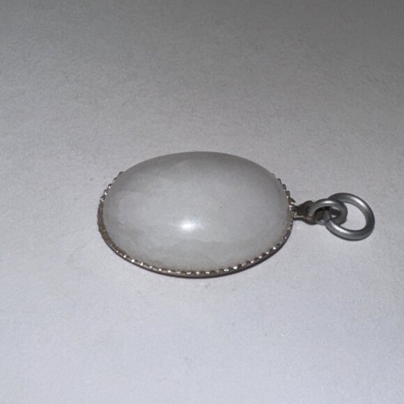 Snowy Quartz Oval Pendant - Picture 3 of 7
